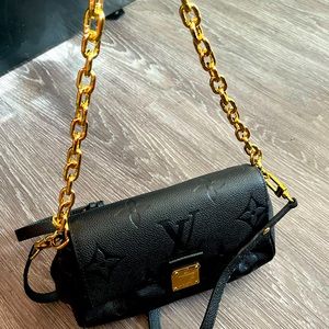 Brand new never worn 100% authentic LV favorite leather bag
